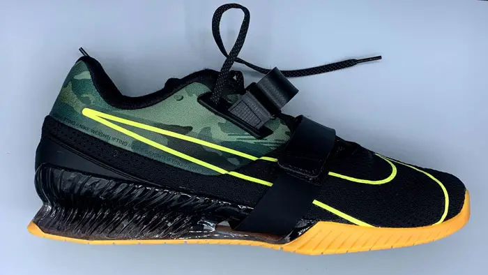 metcon-6-vs-romaleos-4-review-best-weightlifting-shoe-best-cross-fit-shoe-scaled 2