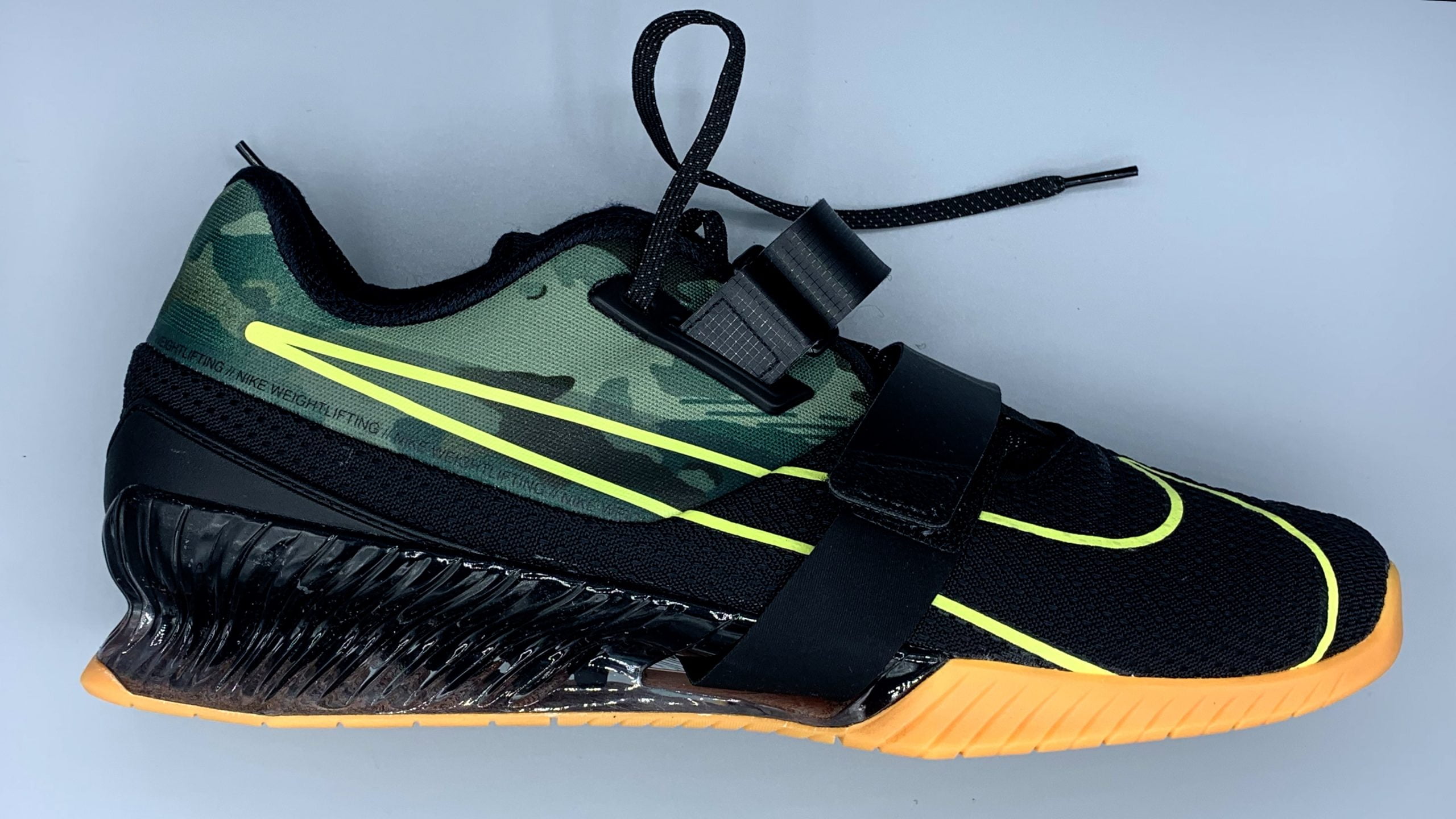Nike Metcon vs Romaleos Review – Which Gym Shoe is Right for You?