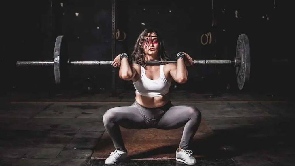weightlifting-for-women-faqs Will Lifting Weights Make Me Bulky? FAQs - Finally, The Truth.