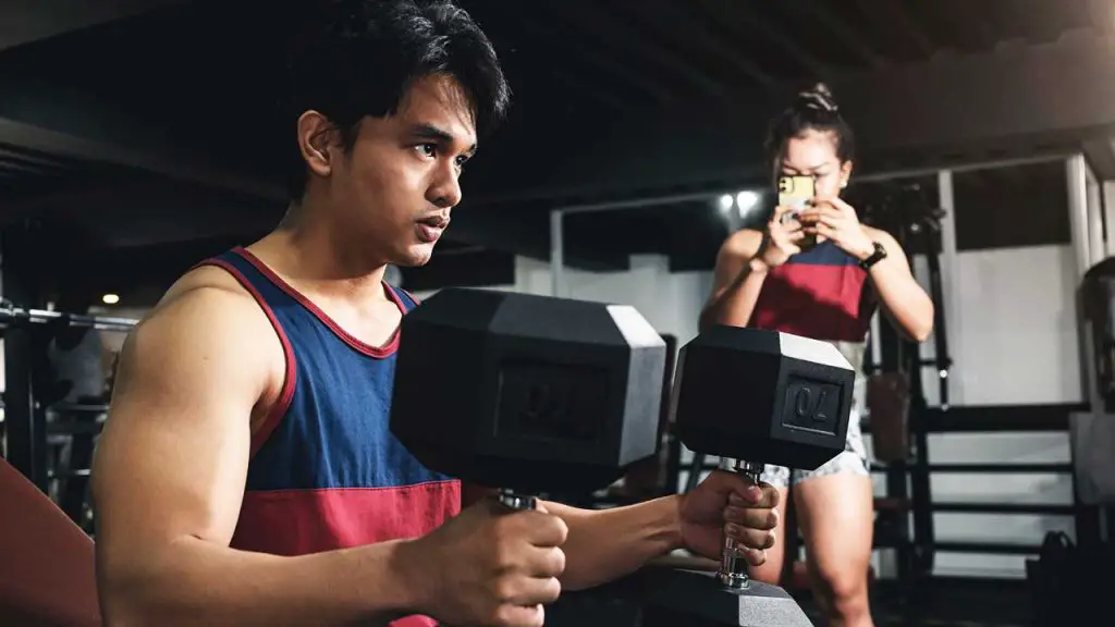 How to Record Yourself at the Gym Without Being A Douchebag - Our Top Tips 10 How to Record Yourself at the Gym Without Being A Douchebag