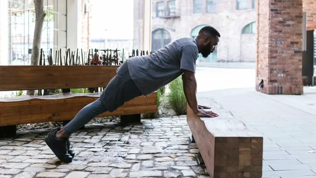 How Many Push-Ups Should You Do Per Day For A Bigger Chest? How Many Push-Ups Should You Do Per Day For A Bigger Chest?