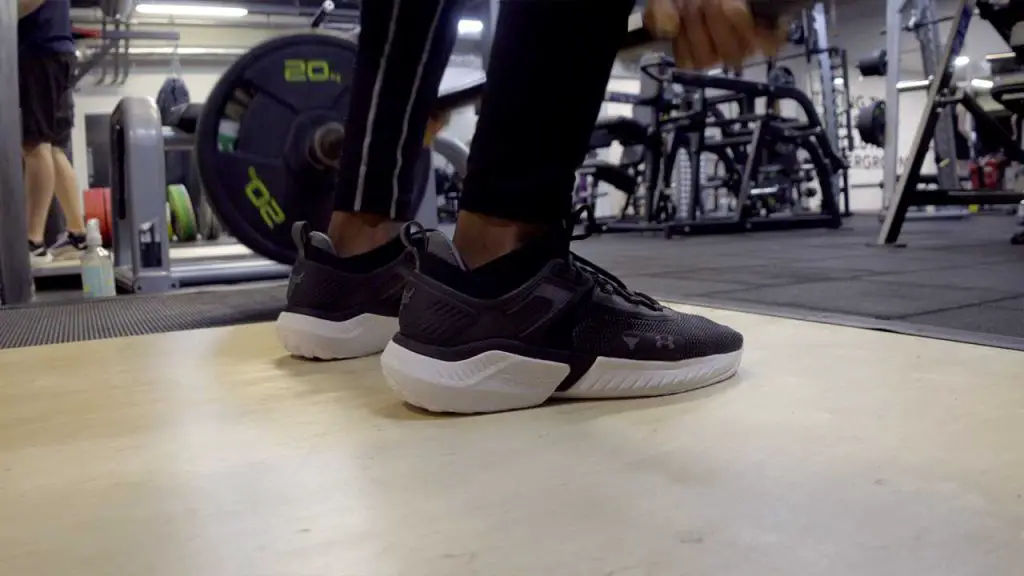 under armour 
PROJECT-ROCK-5 review-still-3